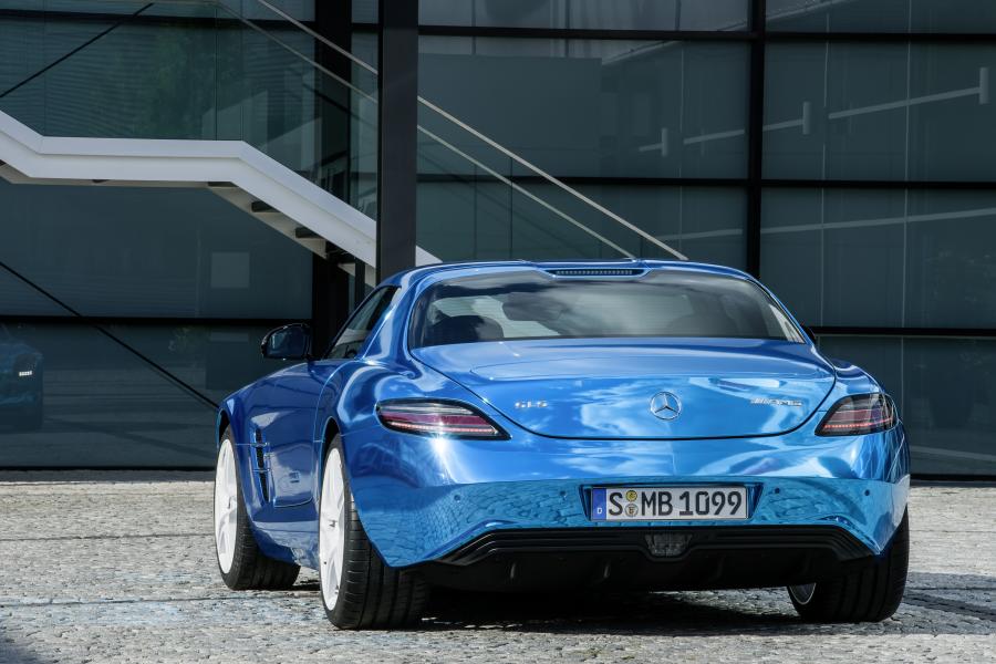  Mercedes-Benz SLS AMG Electric Drive concept 2012 года  (фото 8 из 30)